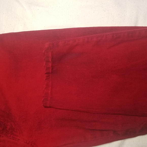 GUESS LOW RISE STAINED RED JEANS - Picture 10 of 16